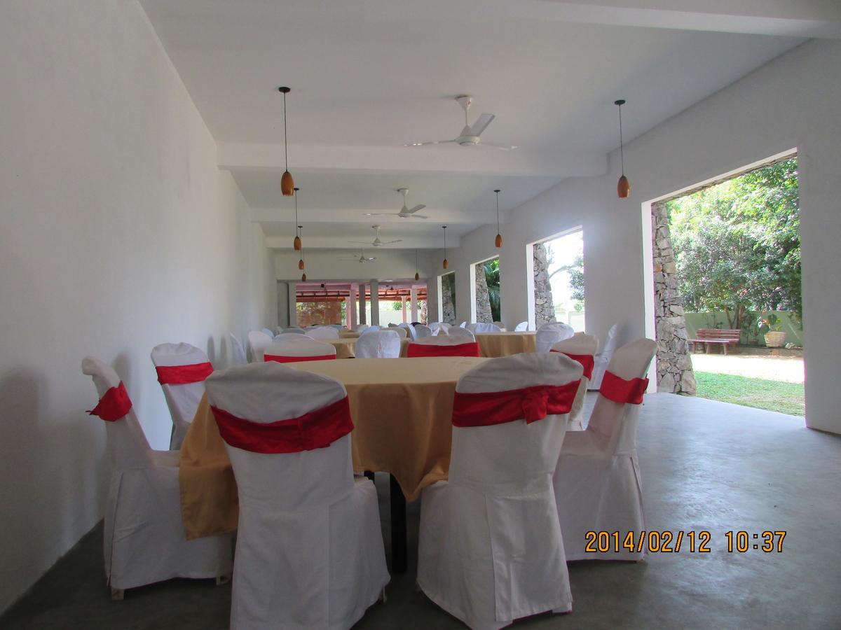 The Breeze Hotel Elpitiya  Exteriör bild