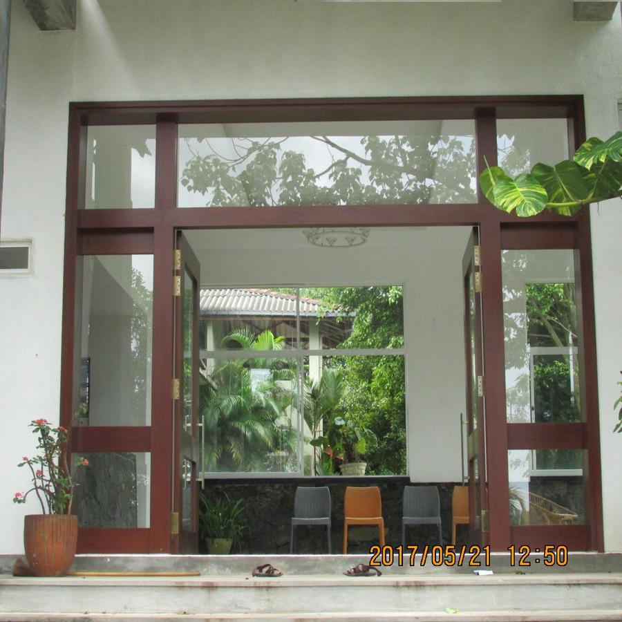 The Breeze Hotel Elpitiya  Exteriör bild