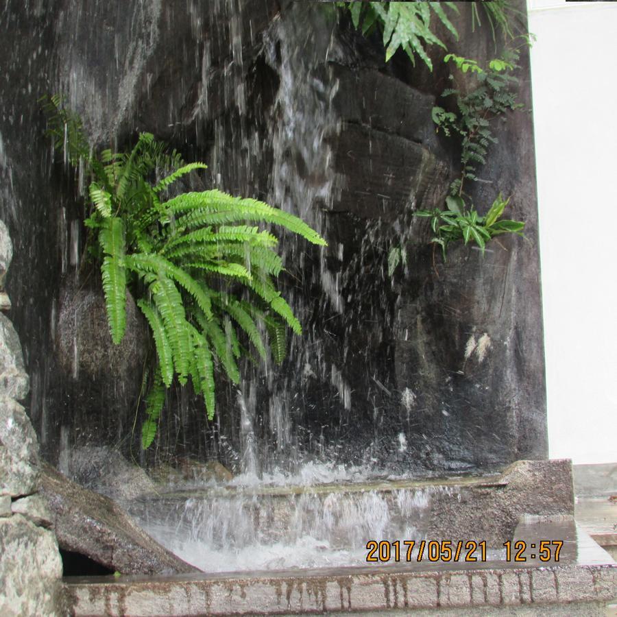 The Breeze Hotel Elpitiya  Exteriör bild